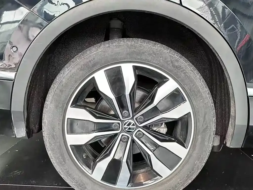 Volkswagen Tiguan L 2022 из CN, фото 8