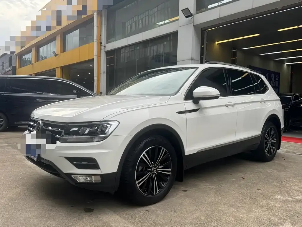 Volkswagen Tiguan L — фото 3