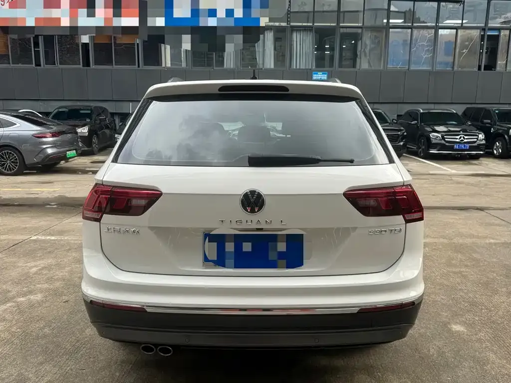 Volkswagen Tiguan L — фото 8