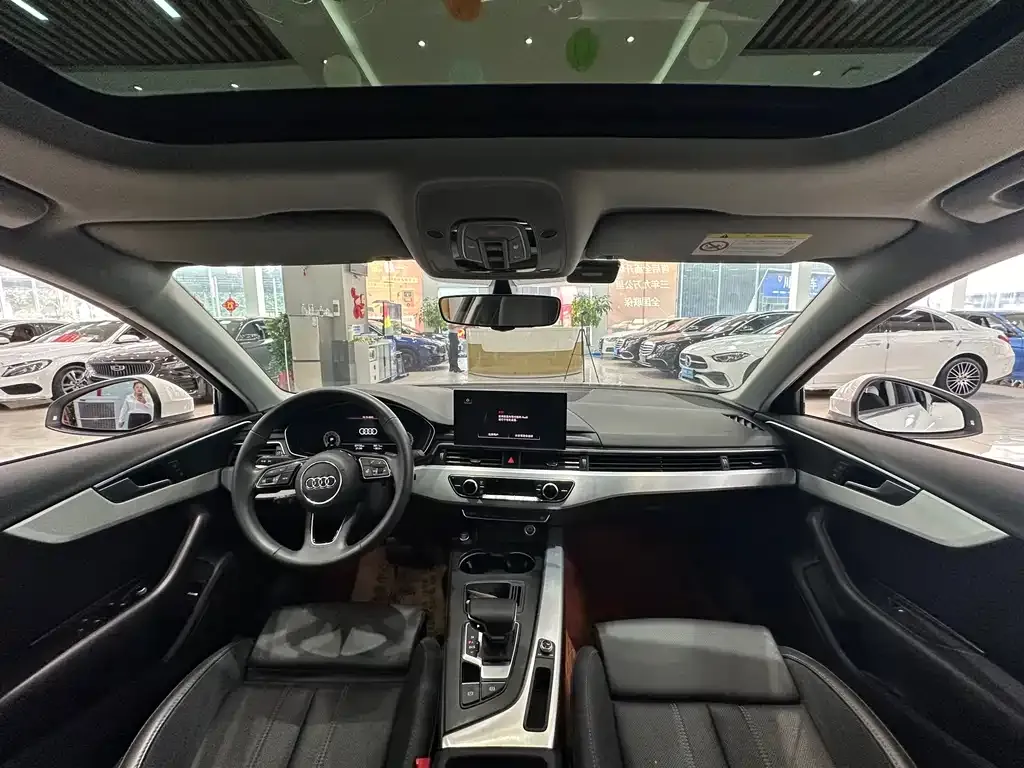 Audi A4L 2021 из CN, фото 10