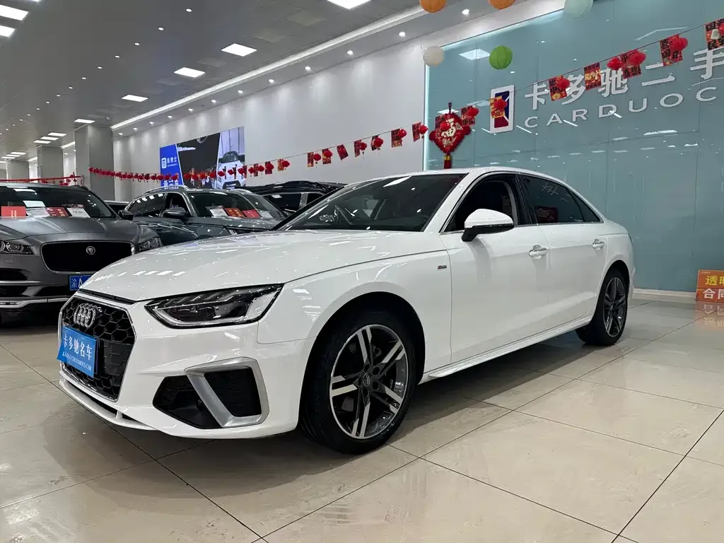 Audi A4L 2021 из CN, фото 2