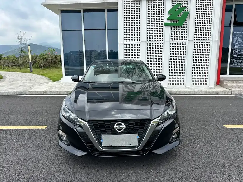 Nissan Teana 2022 из CN, фото 2
