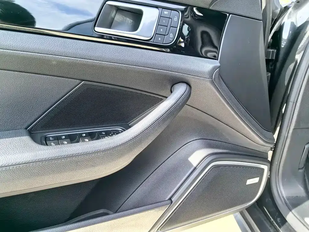 Porsche Panamera 2023 из CN, фото 9