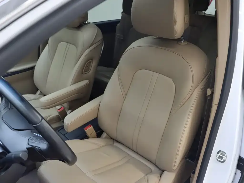 Buick GL8 2021 из CN, фото 6
