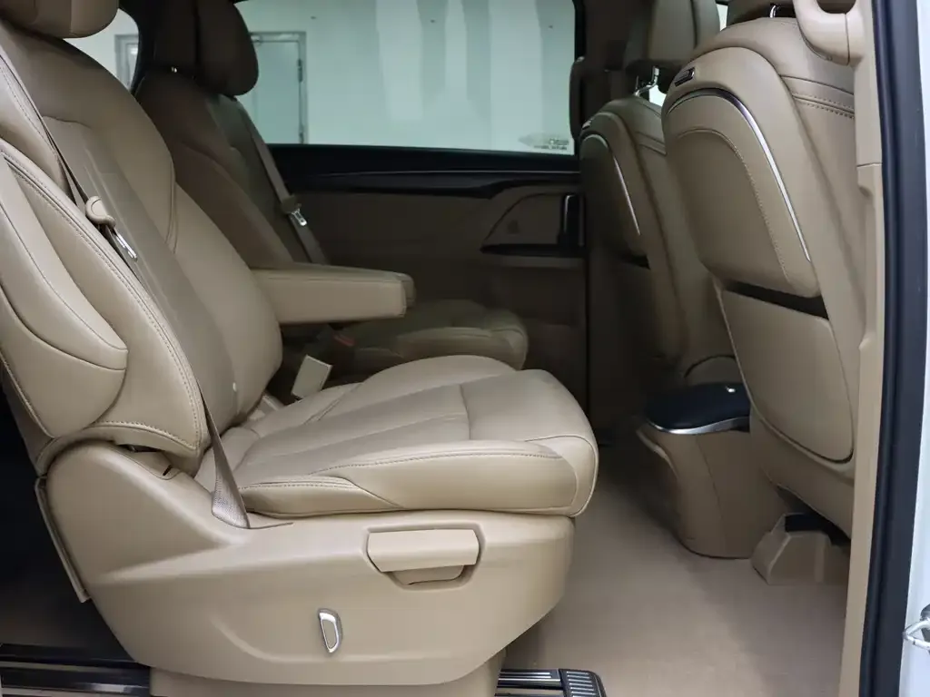 Buick GL8 2021 из CN, фото 9