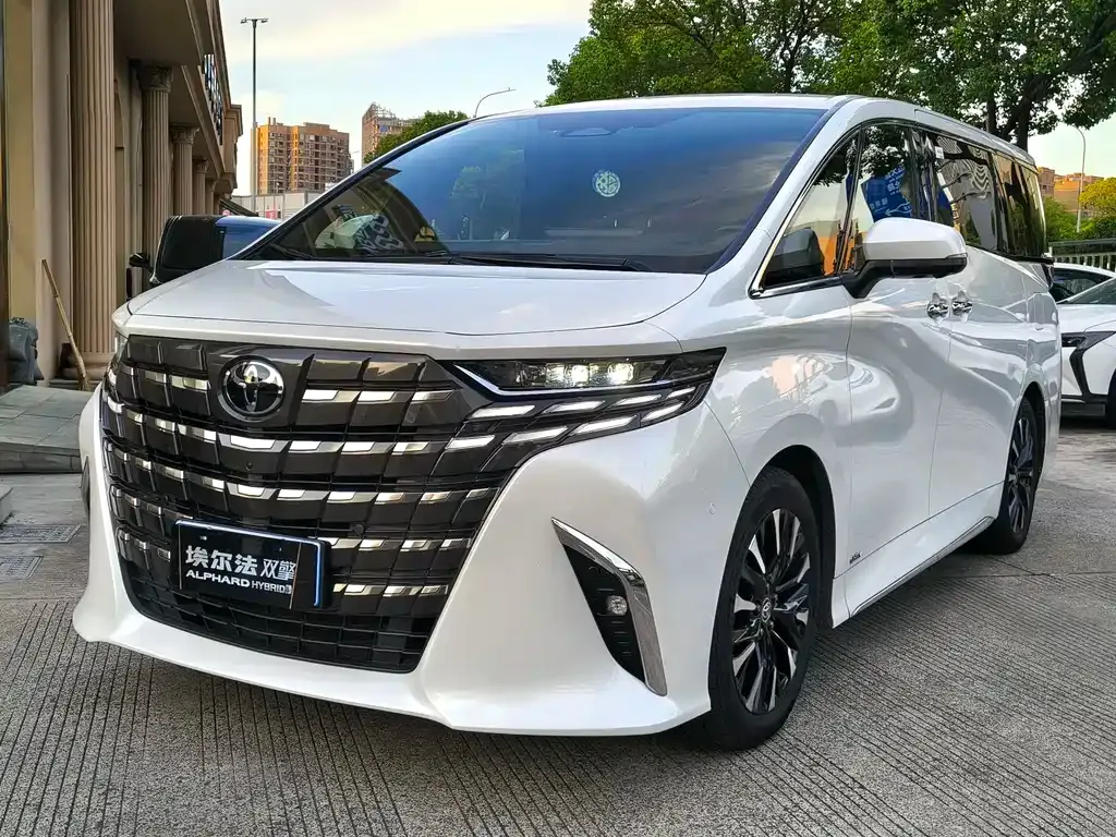 Toyota Alphard 2024 из CN, фото 1