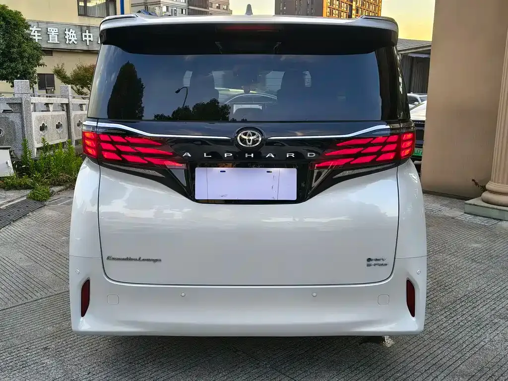 Toyota Alphard 2024 из CN, фото 7