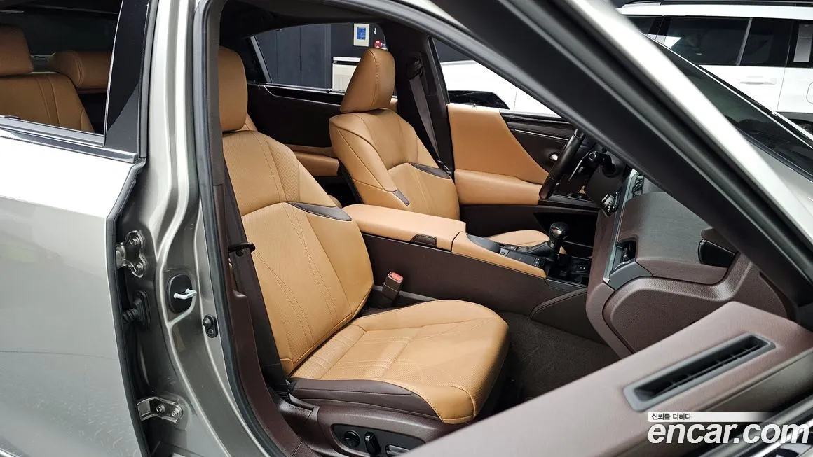 Lexus ES 2021 из KR, фото 10