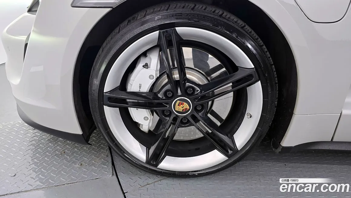 Porsche Taycan 2022 из KR, фото 5