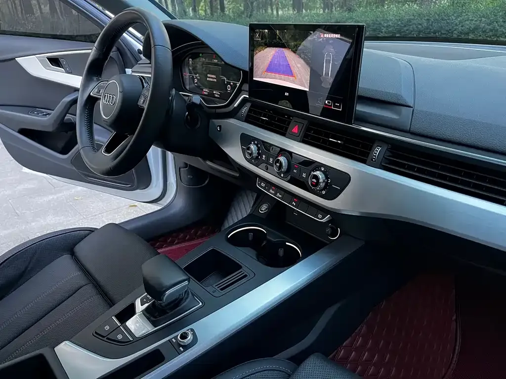 Audi A4L 2021 из CN, фото 10