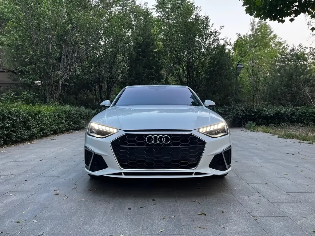 Audi A4L 2021 из CN, фото 6