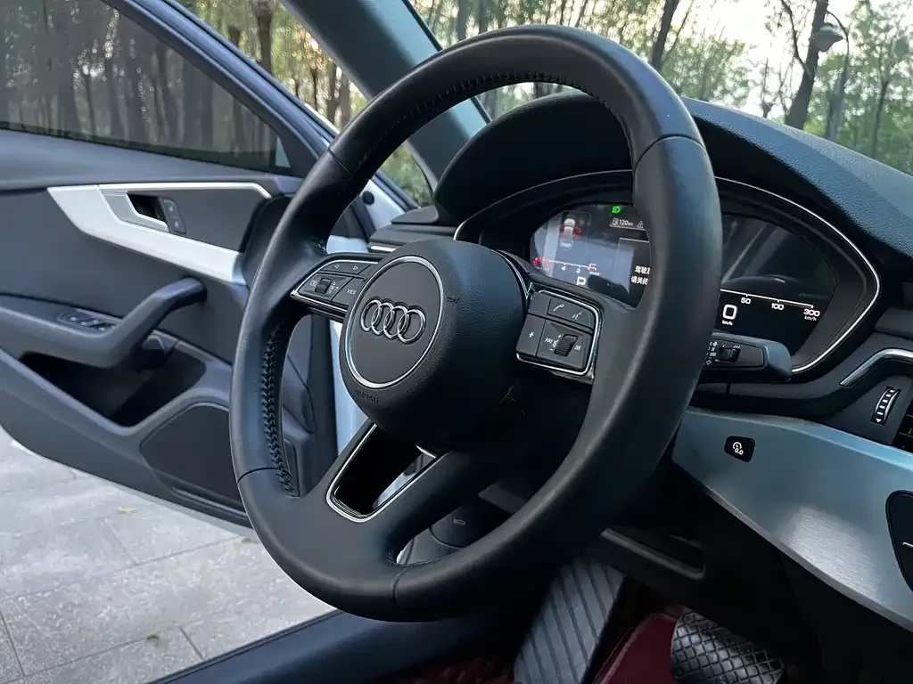 Audi A4L 2021 из CN, фото 8