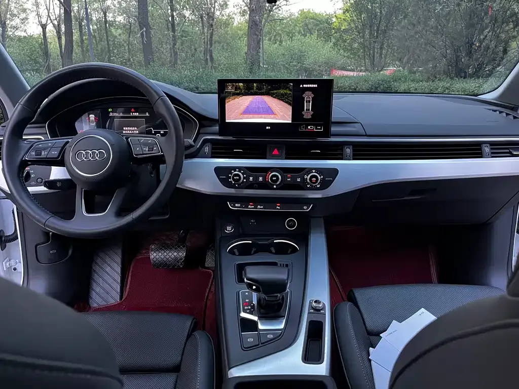 Audi A4L 2021 из CN, фото 9