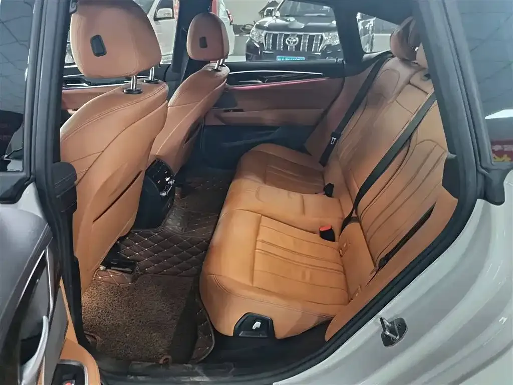 BMW 6 Series GT 2021 из CN, фото 10