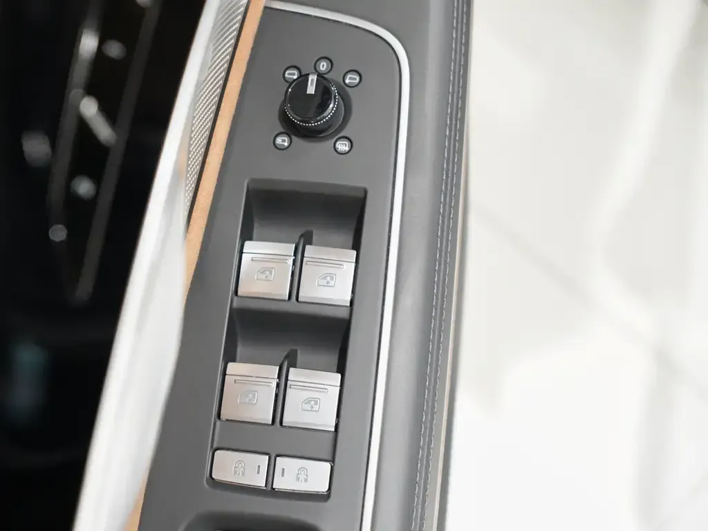 Audi A8 2022 из CN, фото 3