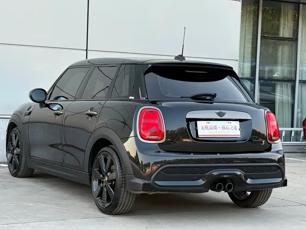MINI Cooper (3-door) 2023 из CN, фото 4
