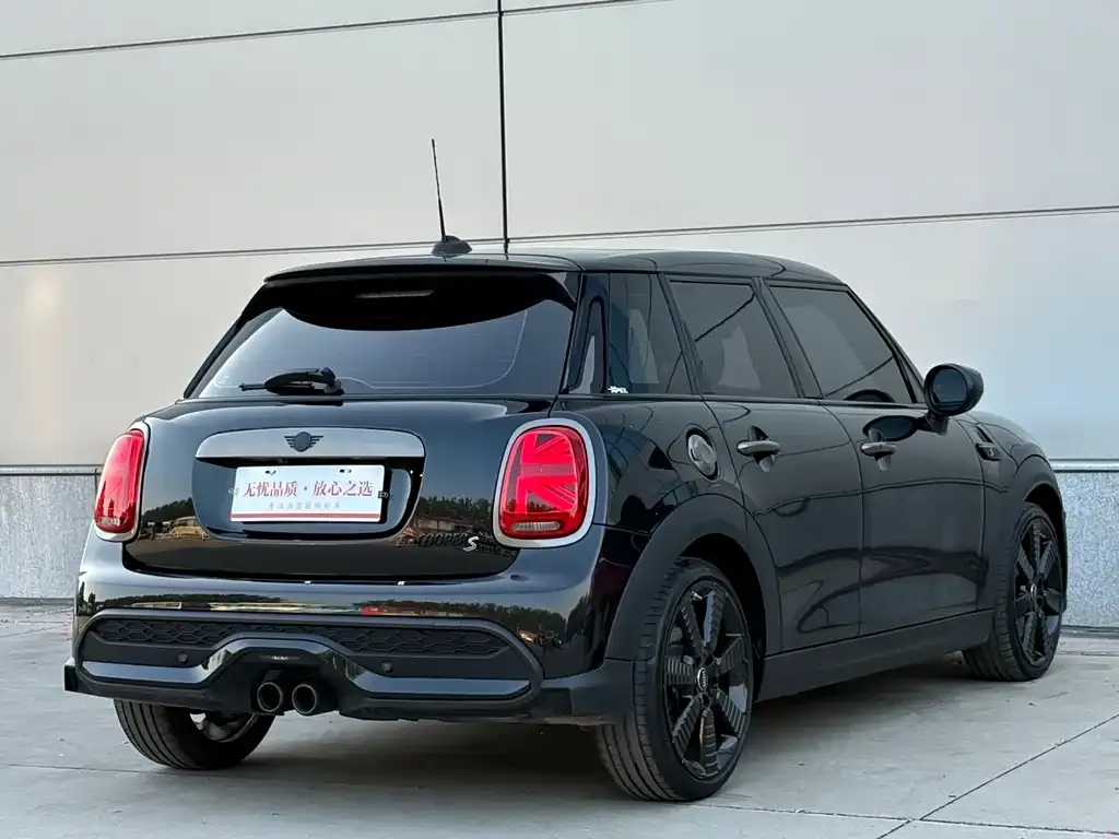 MINI Cooper (3-door) 2023 из CN, фото 6
