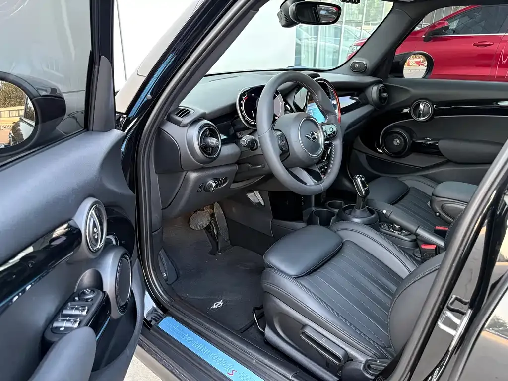 MINI Cooper (3-door) 2023 из CN, фото 7