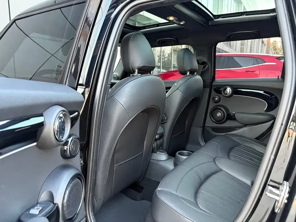 MINI Cooper (3-door) 2023 из CN, фото 8