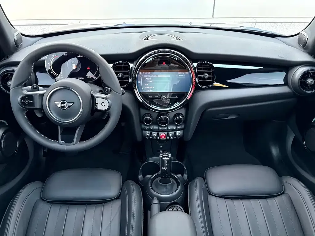 MINI Cooper (3-door) 2023 из CN, фото 9