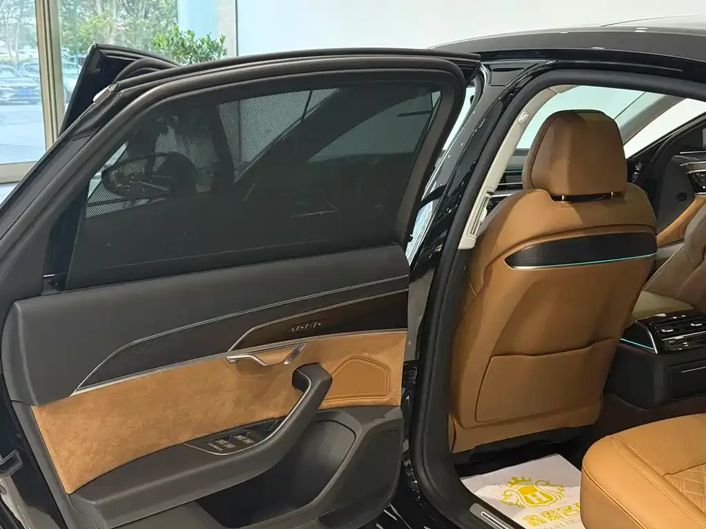 Audi A8 2022 из CN, фото 10