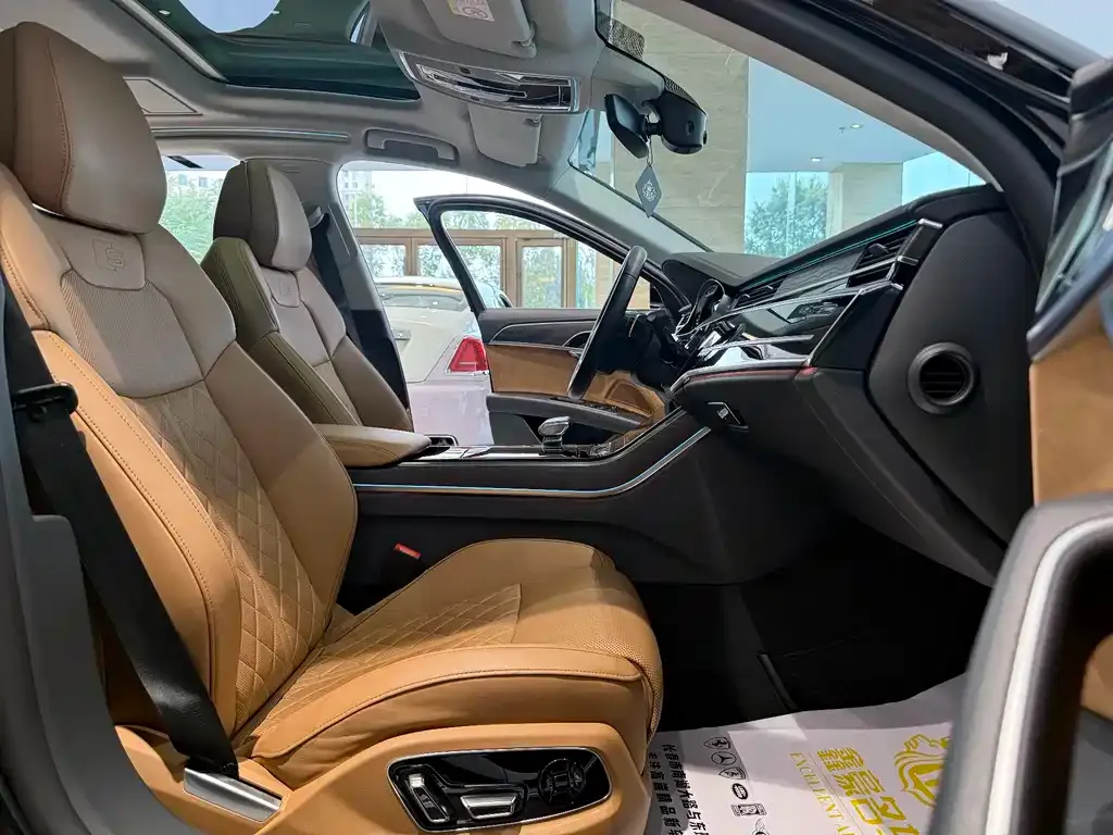 Audi A8 2022 из CN, фото 8