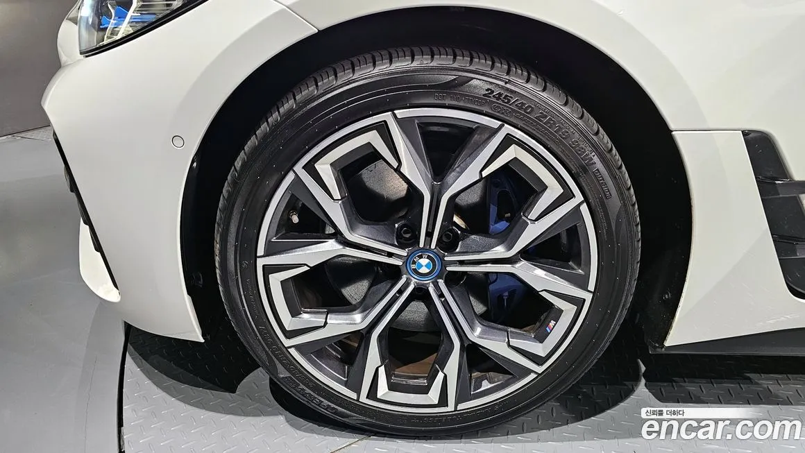 BMW i4 2022 из KR, фото 5