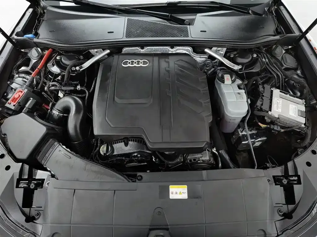 Audi A6L 2024 из CN, фото 6
