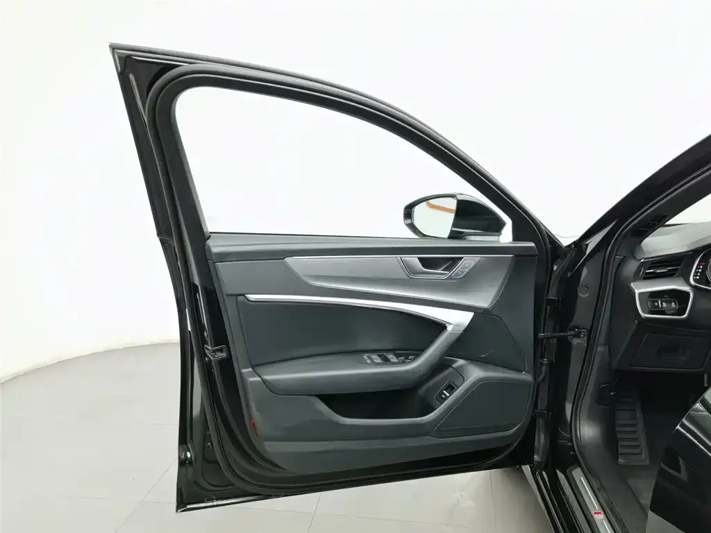 Audi A6L 2024 из CN, фото 8