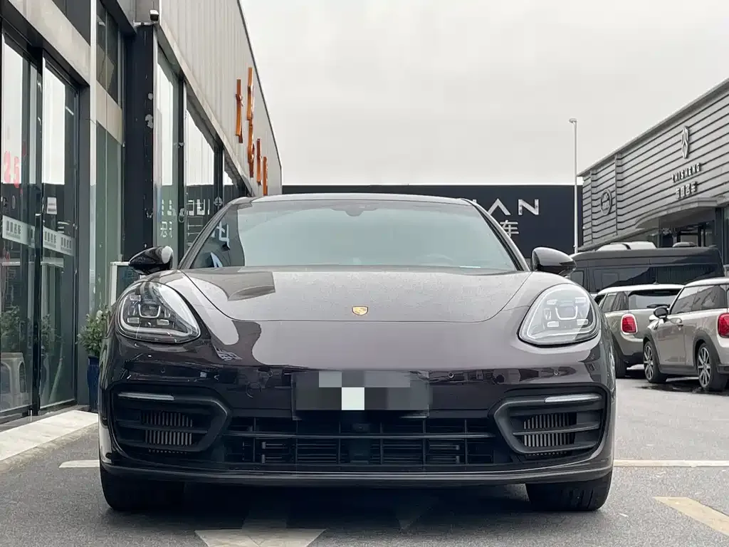 Porsche Panamera — фото 1