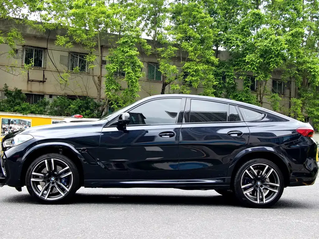 BMW X6 M 2023 из CN, фото 2