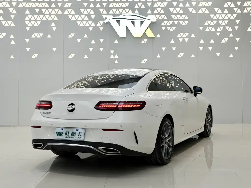 Mercedes-Benz E-Class (Import) — фото 4