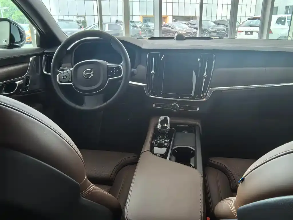 Volvo S90 2024 из CN, фото 10