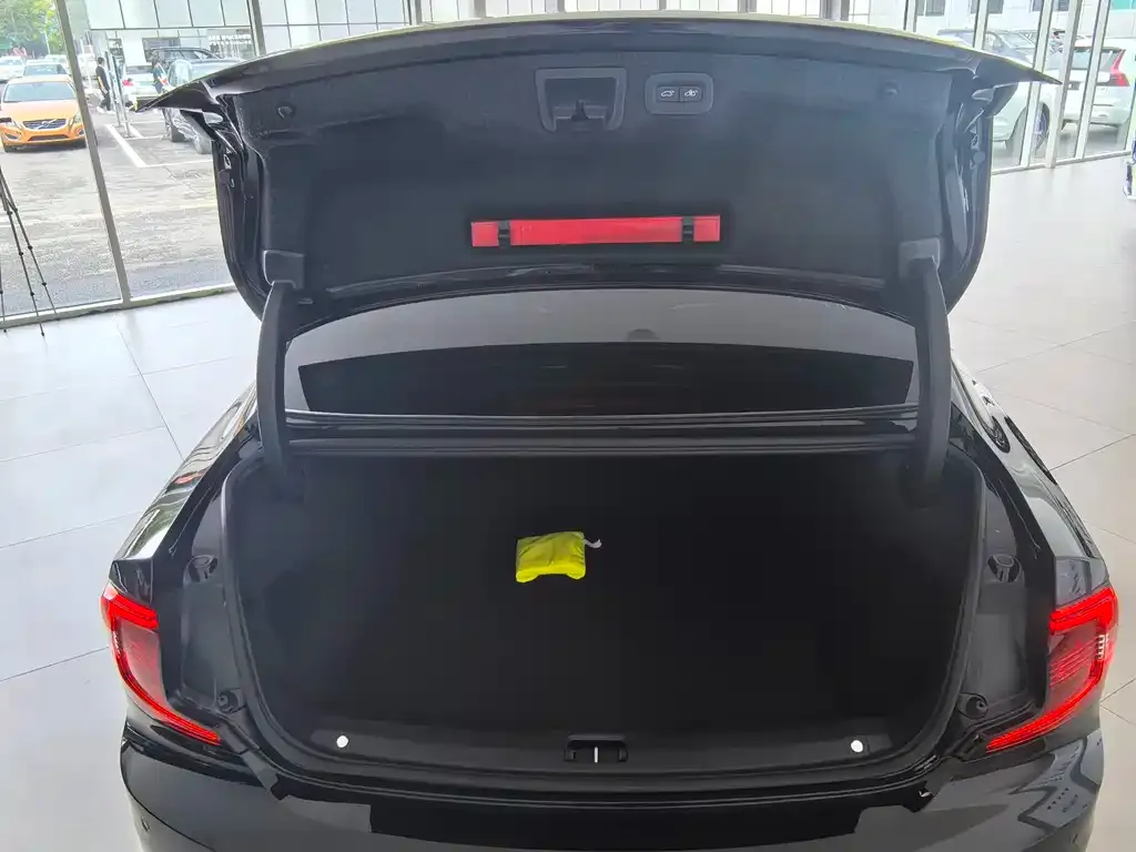 Volvo S90 2024 из CN, фото 6