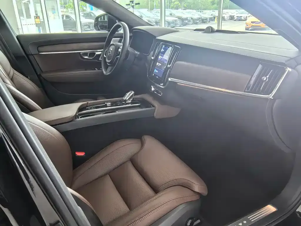 Volvo S90 2024 из CN, фото 8