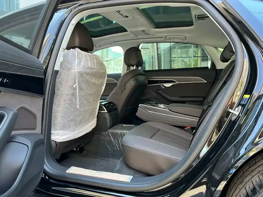 Audi A8 2025 из CN, фото 4