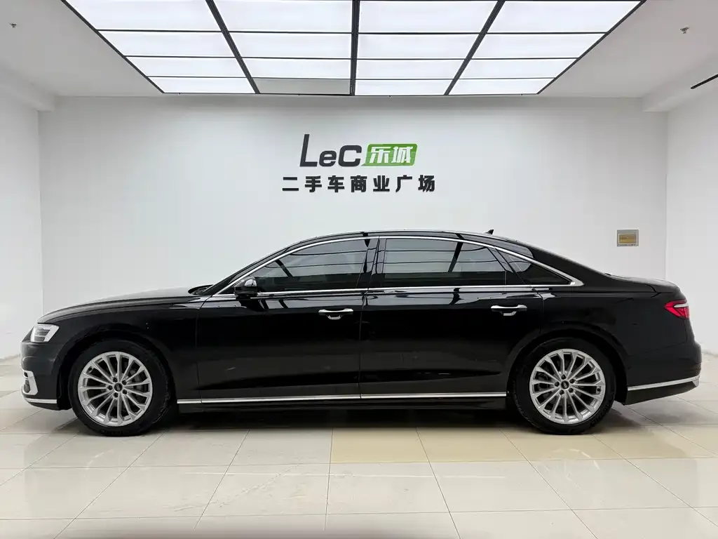 Audi A8 2021 из CN, фото 3