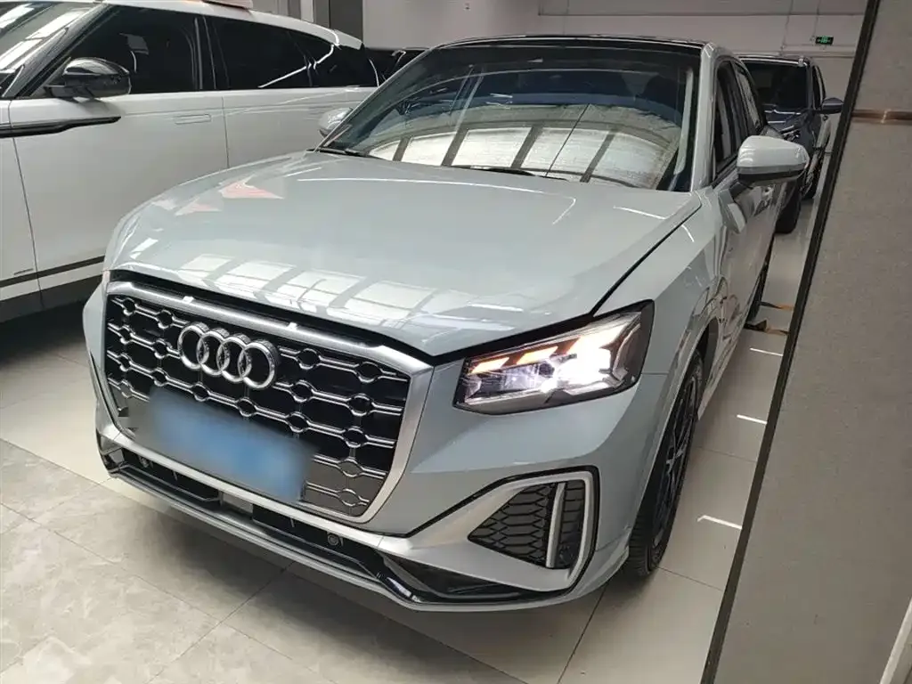 Audi Q2L 2023 из CN, фото 1
