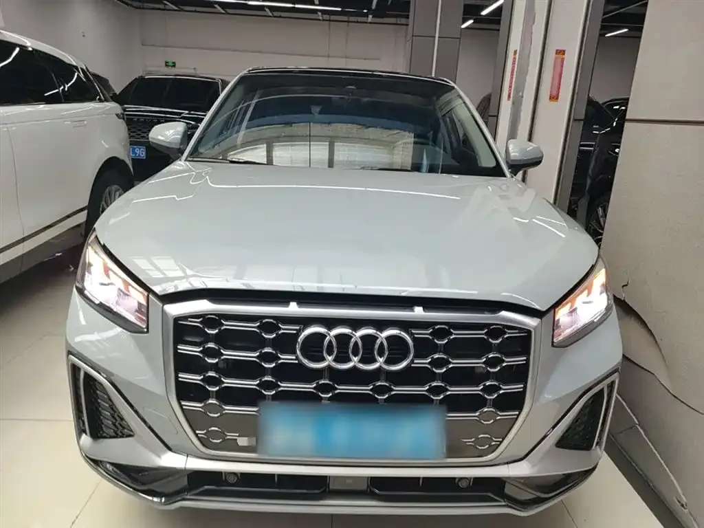 Audi Q2L 2023 из CN, фото 3