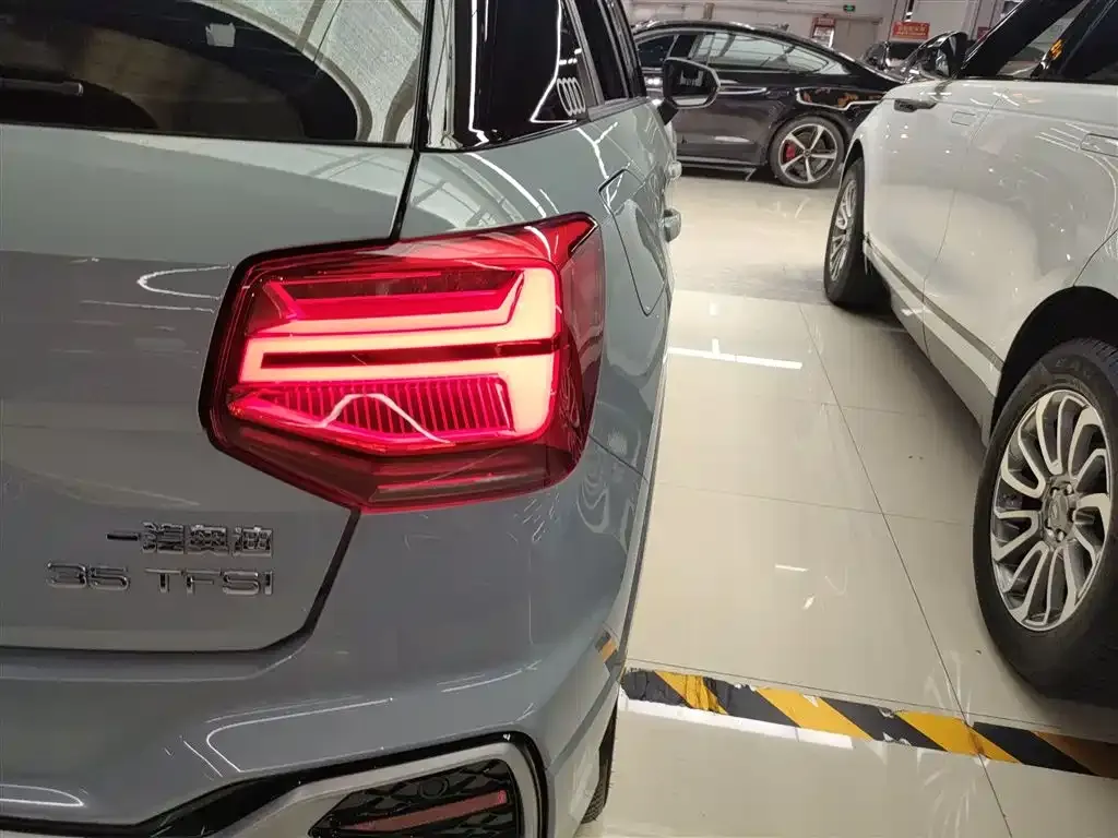 Audi Q2L 2023 из CN, фото 8
