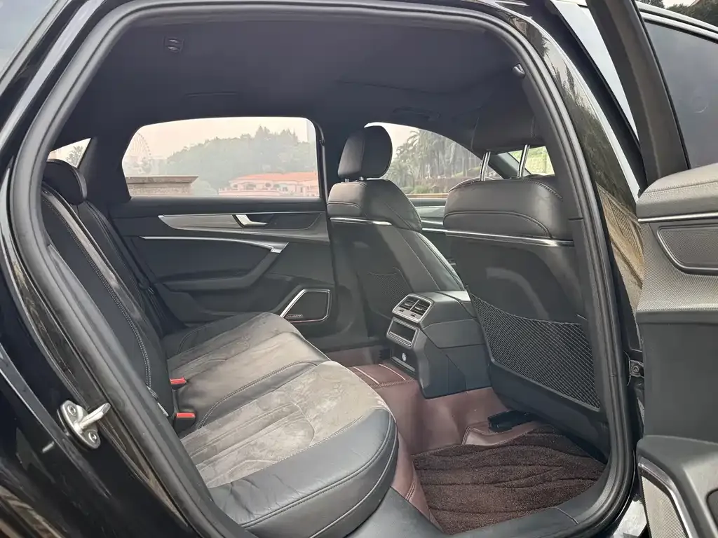 Audi A6L 2021 из CN, фото 5