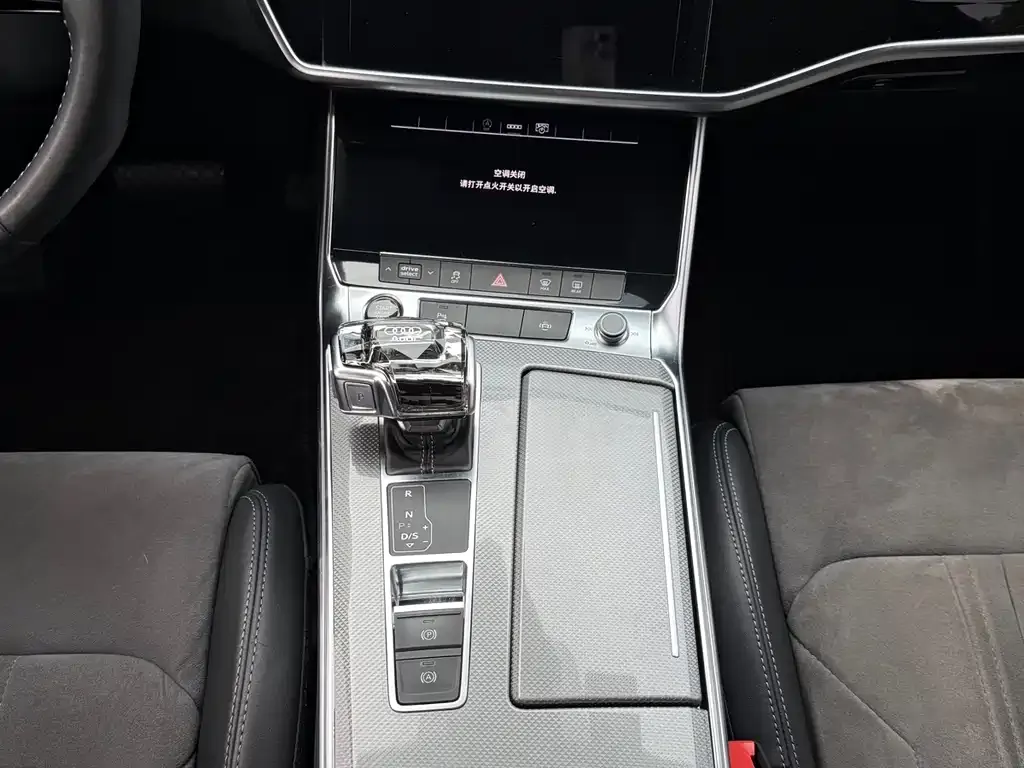 Audi A6L 2021 из CN, фото 7