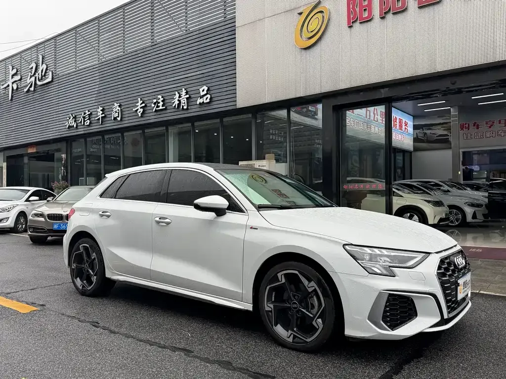 Audi A3 2024 из CN, фото 3