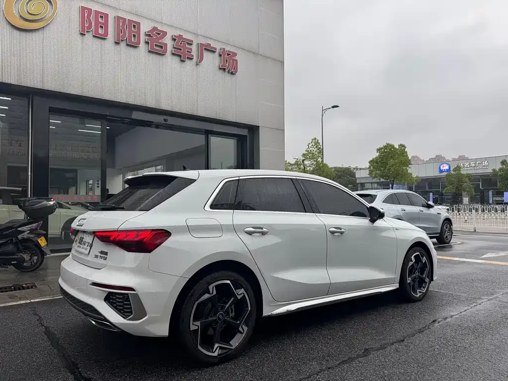 Audi A3 2024 из CN, фото 5