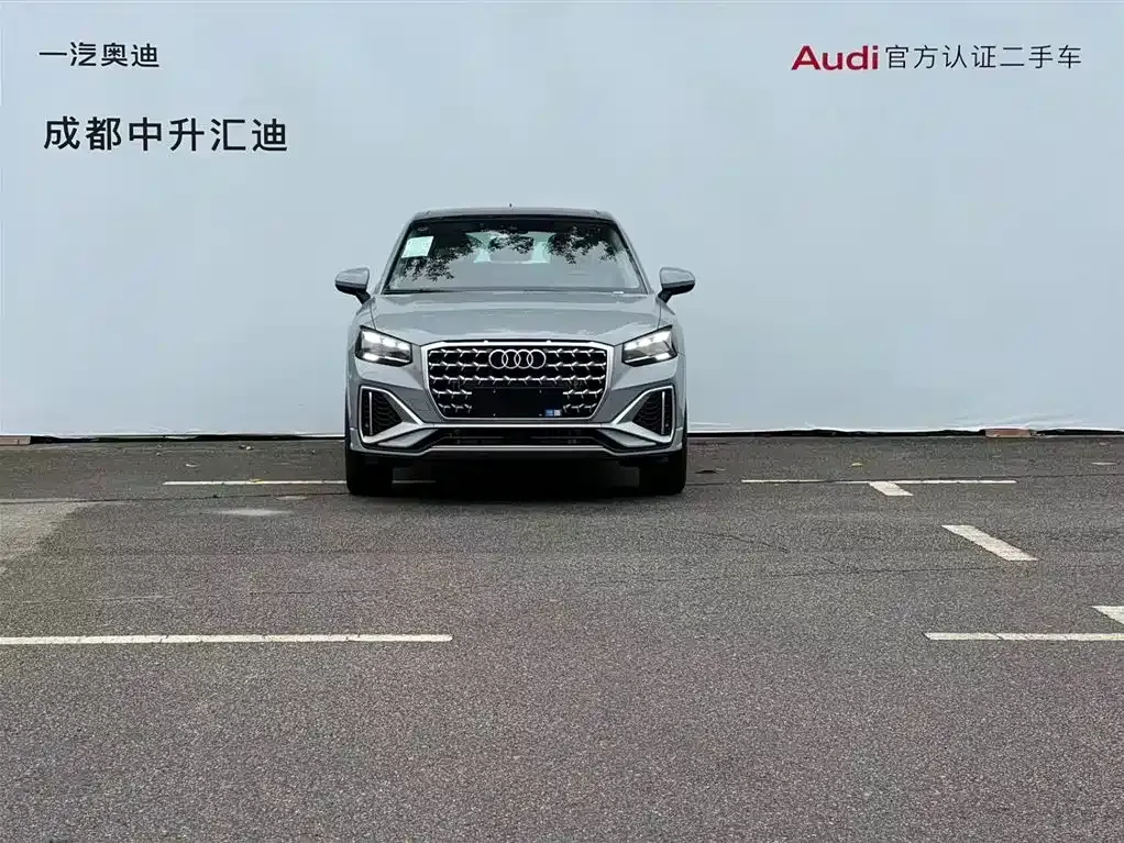 Audi Q2L 2025 из CN, фото 2