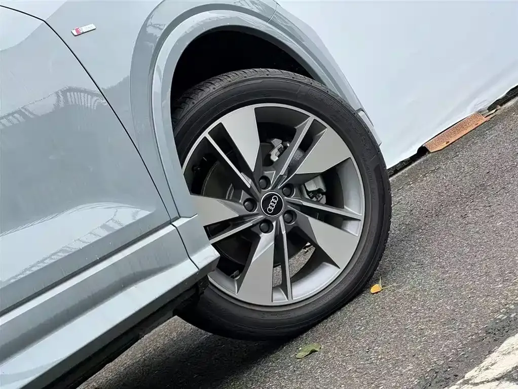 Audi Q2L 2025 из CN, фото 8