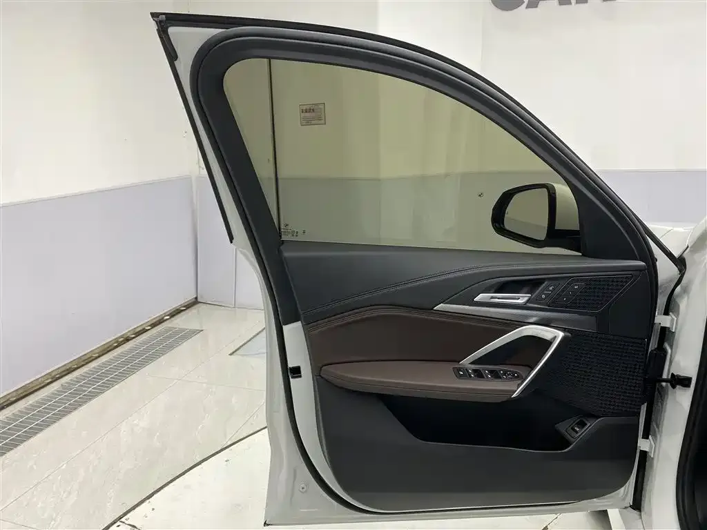 BMW X1 2025 из CN, фото 8