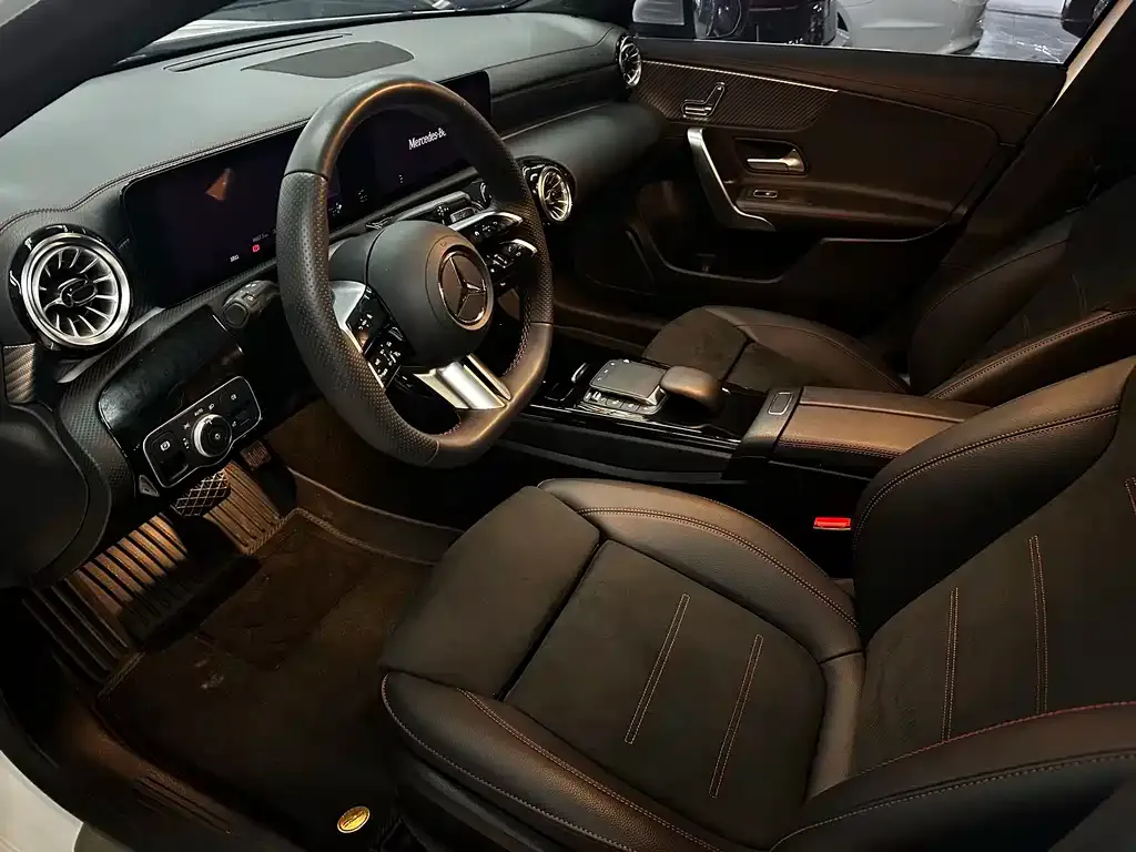 Mercedes-Benz A-Class 2023 из CN, фото 7