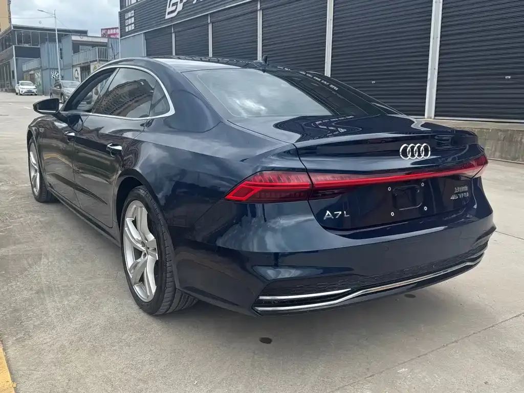 Audi A7L 2022 из CN, фото 7