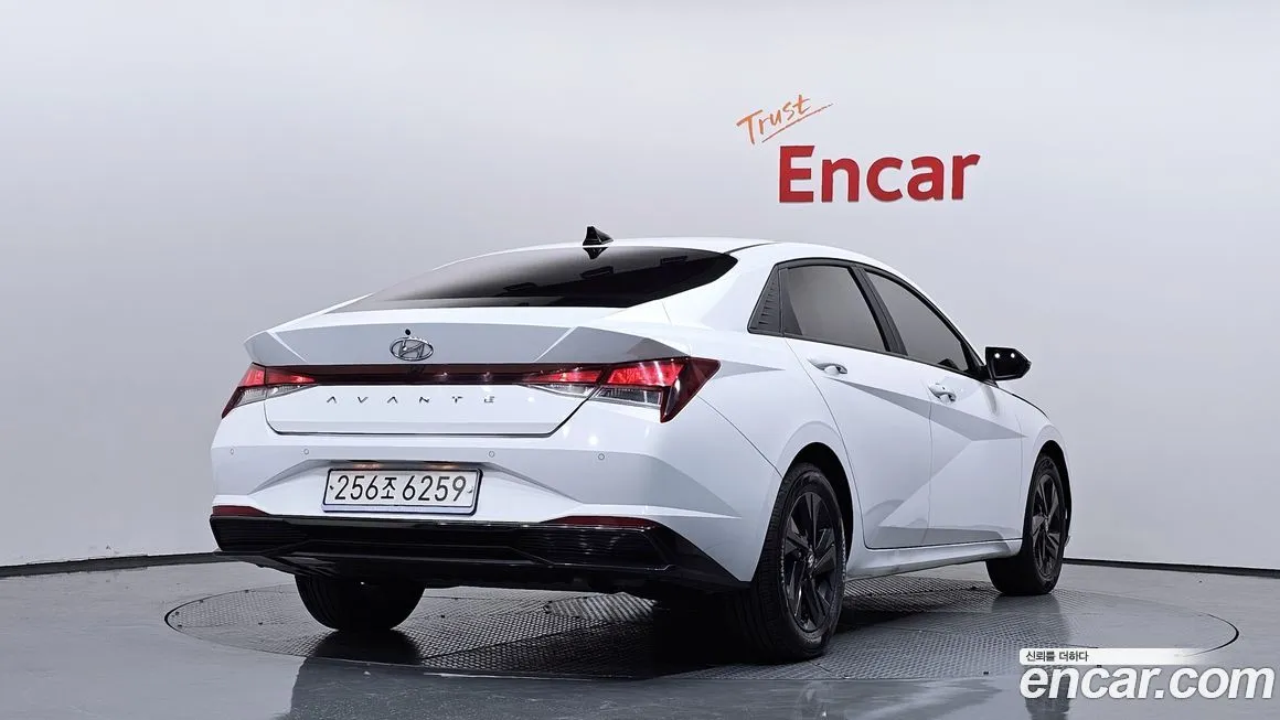 Hyundai AVANTE 2023 из KR, фото 2